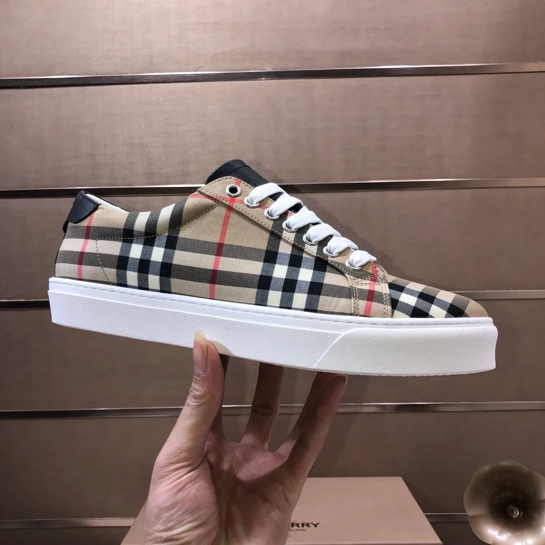 Men's shoes 💰480💰 [Burberry] (cowhide lining) classic low-top sneakers｜Imported cowhide with classic plaid fabric｜Cowhide lining｜Original outsole｜Fine workmanship and comfortable to wear Size: 38-44 (customized at 45)